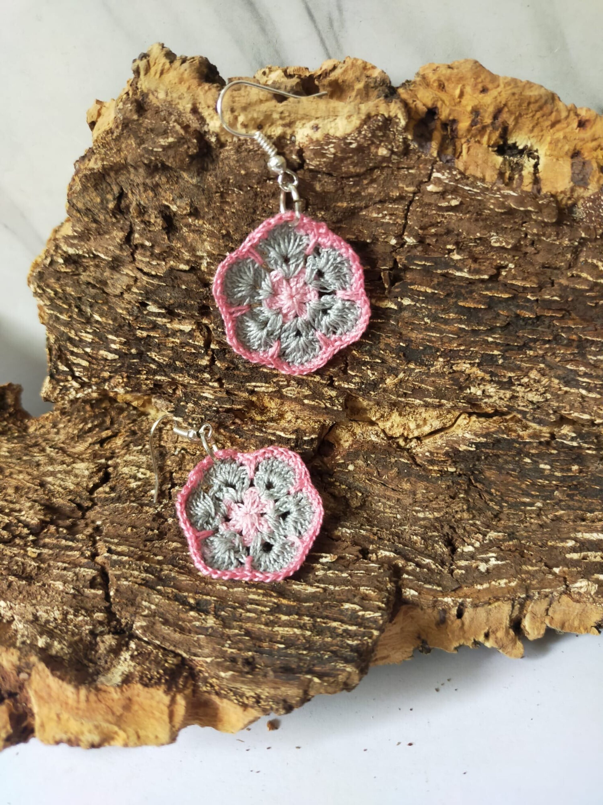 Pendientes Flor Africana de Micro-macramé - 3