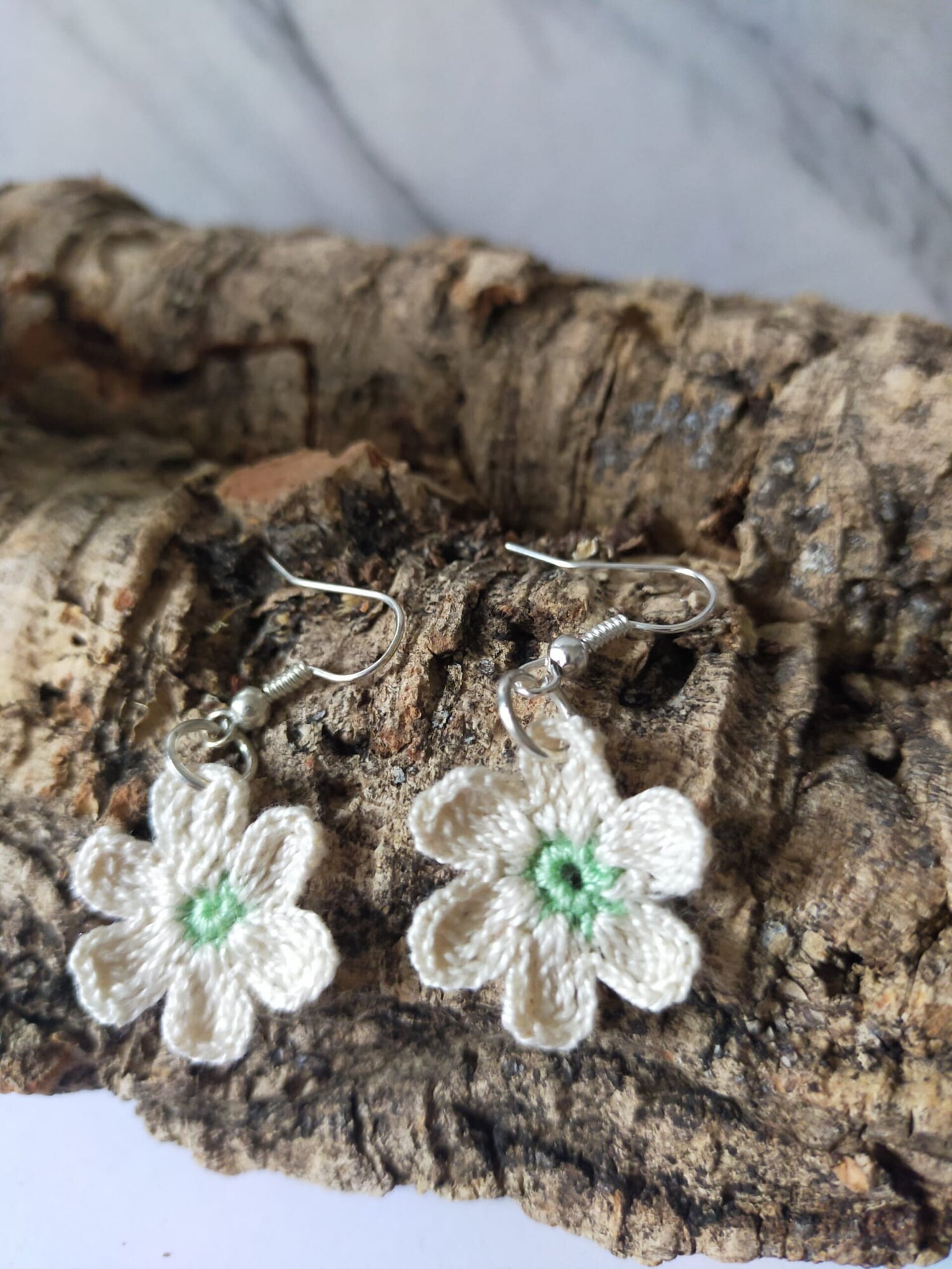 Pendientes Margarita Sencilla en Micro-macramé - 2